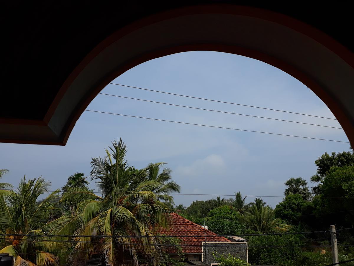Brinthavanam Days Inn Jaffna Exterior photo