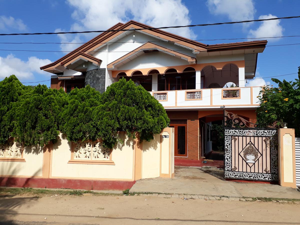 Brinthavanam Days Inn Jaffna Exterior photo